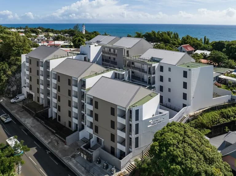 Réhabilitation de 66 logements, Place de l'Église, Sainte-Suzanne
