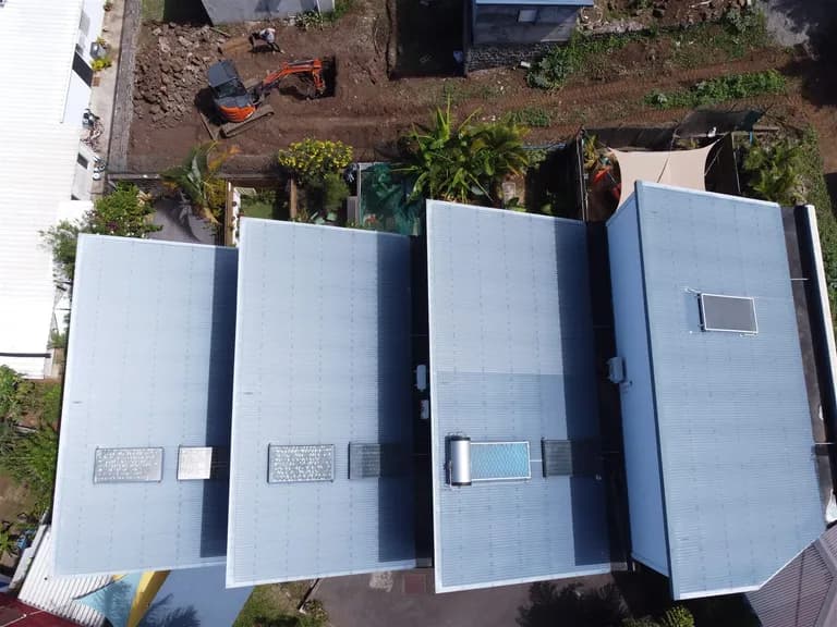 Résidence Foresta — vue drone des toitures, Piton Saint-Leu